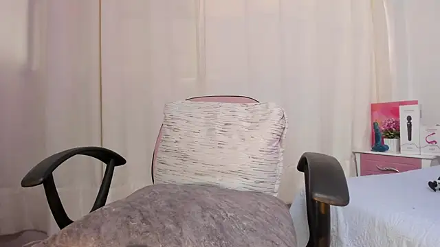 Snapshot of Abby_pink_ chatting on April 25, 1:41 pm Abby pink online show from April 25, 1:41 pm
