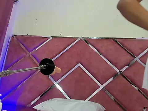 Snapshot of SofiaMendez1_ chatting on April 5, 3:26 am SofiaMendez1 online show from April 5, 3:26 am