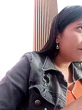 Snapshot of SofiaMendez1_ chatting on April 11, 4:22 pm SofiaMendez1 online show from April 11, 4:22 pm