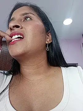 Snapshot of SofiaMendez1_ chatting on April 28, 3:06 pm SofiaMendez1 online show from April 28, 3:06 pm