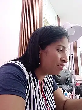 Snapshot of SofiaMendez1_ chatting on May 1, 4:11 pm SofiaMendez1 online show from May 1, 4:11 pm