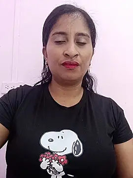 Snapshot of SofiaMendez1_ chatting on May 2, 6:13 pm SofiaMendez1 online show from May 2, 6:13 pm