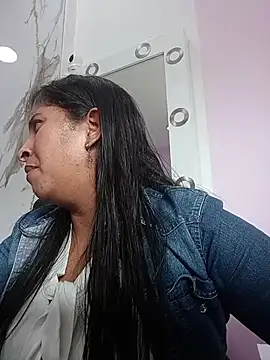 Snapshot of SofiaMendez1_ chatting on May 16, 6:17 pm SofiaMendez1 online show from May 16, 6:17 pm