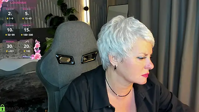 Snapshot of Linda_Zef1r chatting on May 15, 1:12 am Linda Zef1r online show from May 15, 1:12 am