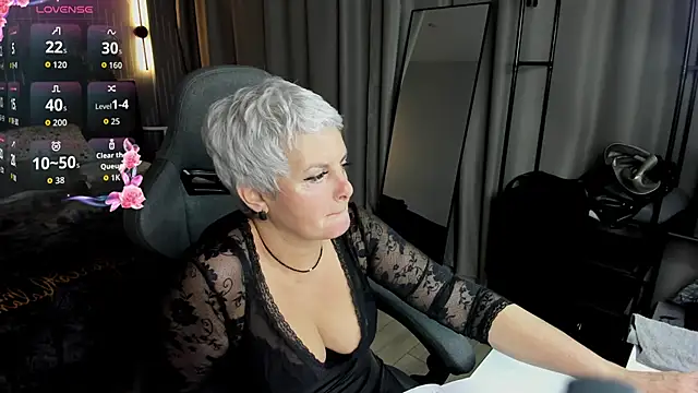 Snapshot of Linda_Zef1r chatting on May 29, 1:14 am Linda Zef1r online show from May 29, 1:14 am