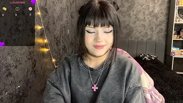 Snapshot of EmilyEmbears chatting on June 30, 8:04 am EmilyEmbears online show from June 30, 8:04 am