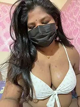 Snapshot of Shalu_naughty69 chatting on May 7, 4:40 am Shalu naughty69 online show from May 7, 4:40 am