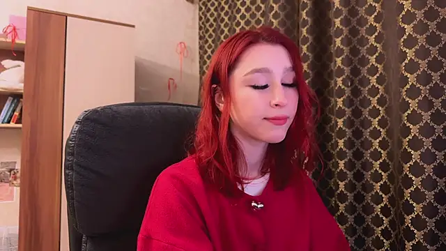 Snapshot of CindyHouse chatting on April 4, 9:34 pm CindyHouse online show from April 4, 9:34 pm