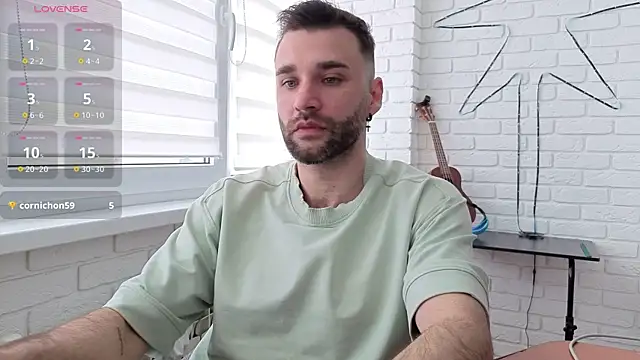 Snapshot of DaddySlava chatting on June 2, 6:59 am DaddySlava online show from June 2, 6:59 am
