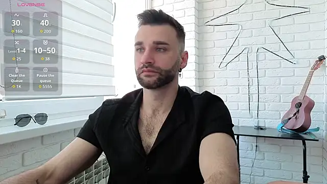 Snapshot of DaddySlava chatting on June 4, 5:30 pm DaddySlava online show from June 4, 5:30 pm