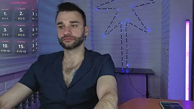 Snapshot of DaddySlava chatting on June 17, 6:09 pm DaddySlava online show from June 17, 6:09 pm