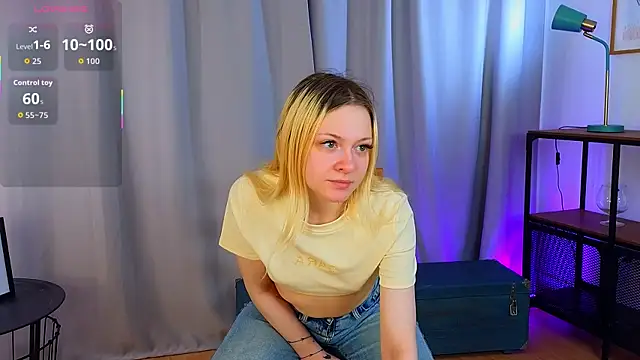 Snapshot of OliviaCaffery chatting on May 14, 4:14 pm OliviaCaffery online show from May 14, 4:14 pm