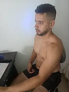 Snapshot of AidenGreyHot chatting on April 8, 3:12 pm AidenGreyHot online show from April 8, 3:12 pm