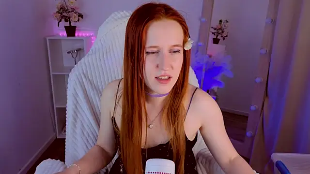 Snapshot of EvaBellea chatting on April 15, 7:58 pm EvaBellea online show from April 15, 7:58 pm