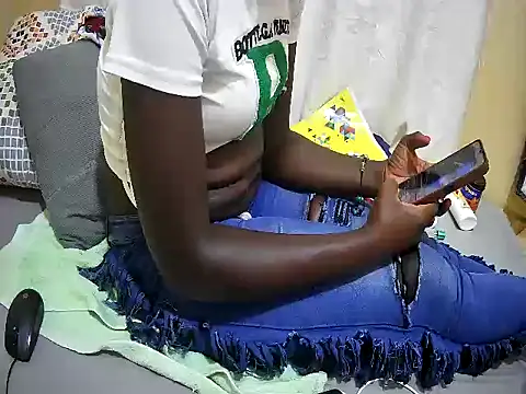 Hotbunny44 online show from April 3, 7:12 pm