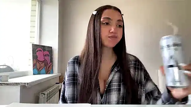 Snapshot of AlvinaMair chatting on April 29, 7:12 am AlvinaMair online show from April 29, 7:12 am