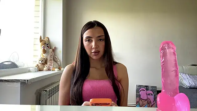 Snapshot of AlvinaMair chatting on May 19, 6:42 am AlvinaMair online show from May 19, 6:42 am