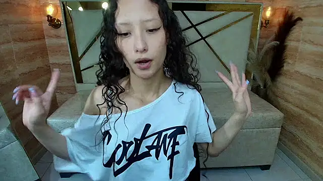 Snapshot of abby__r chatting on June 25, 1:04 pm abby r online show from June 25, 1:04 pm