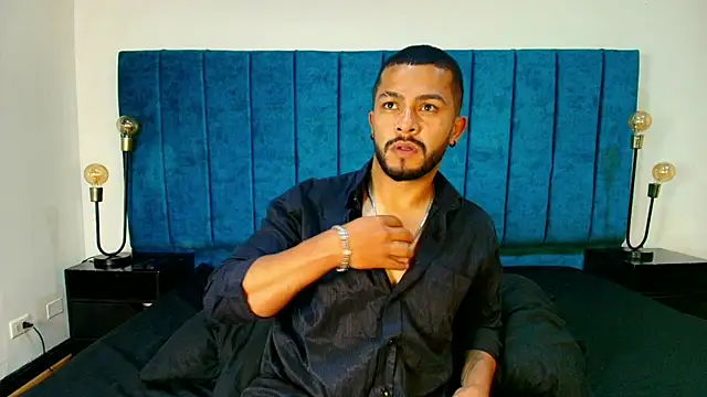 Snapshot of Enzo_Vitale_ chatting on April 5, 11:29 am Enzo Vitale online show from April 5, 11:29 am