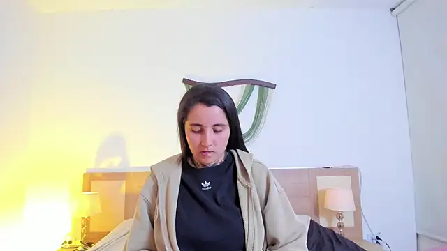 Snapshot of Elisa_n_Emma chatting on April 21, 1:42 am Elisa n Emma online show from April 21, 1:42 am