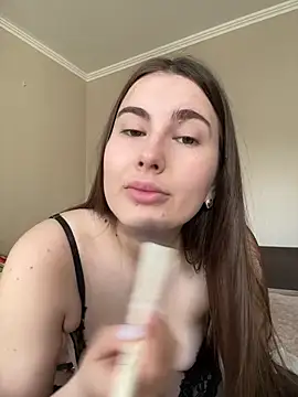 Lindasix online show from May 28, 7:05 am