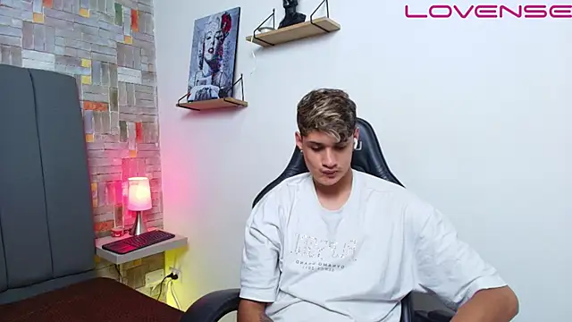 Snapshot of flaquito___ chatting on April 28, 8:25 pm flaquito online show from April 28, 8:25 pm