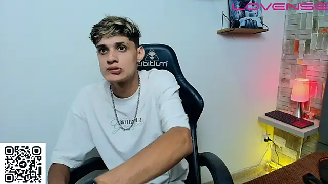 Snapshot of flaquito___ chatting on May 15, 8:38 pm flaquito online show from May 15, 8:38 pm