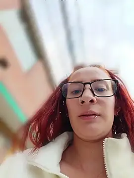 Snapshot of Samyra_Biker12 chatting on May 11, 12:33 pm Samyra Biker12 online show from May 11, 12:33 pm