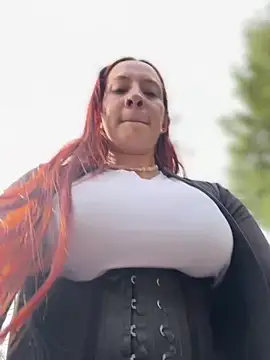 Snapshot of Samyra_Biker12 chatting on May 25, 12:33 pm Samyra Biker12 online show from May 25, 12:33 pm