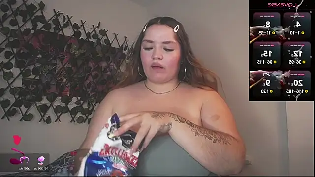 Snapshot of Samantha_Matius chatting on May 29, 7:45 pm Samantha Matius online show from May 29, 7:45 pm