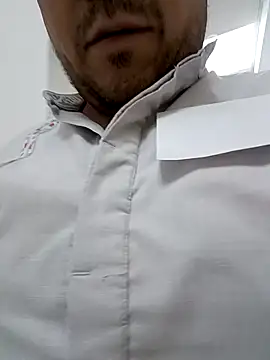 Snapshot of lobo_caliente37 chatting on April 13, 8:36 pm lobo caliente37 online show from April 13, 8:36 pm