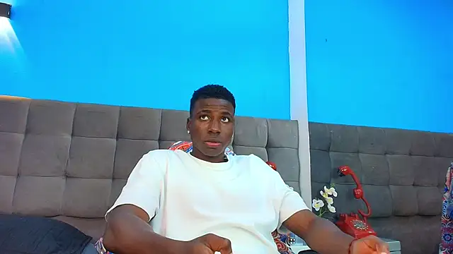 Snapshot of JeanDantte chatting on June 3, 8:03 pm JeanDantte online show from June 3, 8:03 pm