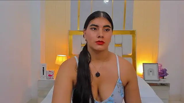 Snapshot of Alara_Keyy chatting on May 6, 12:41 am Alara Keyy online show from May 6, 12:41 am