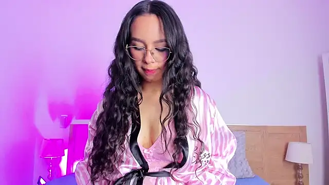 Snapshot of DaphneValucci chatting on May 13, 7:55 pm DaphneValucci online show from May 13, 7:55 pm