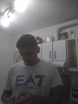 Snapshot of armanidj7 chatting on April 8, 9:59 pm armanidj7 online show from April 8, 9:59 pm
