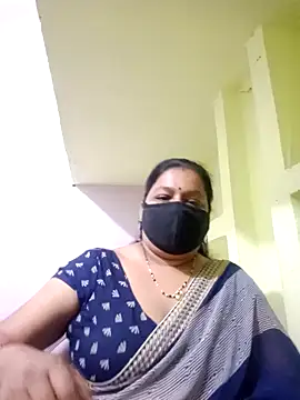Snapshot of PINKI_024 chatting on April 13, 5:35 am PINKI 024 online show from April 13, 5:35 am