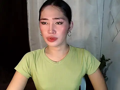 urasiankylie online show from May 13, 8:01 am
