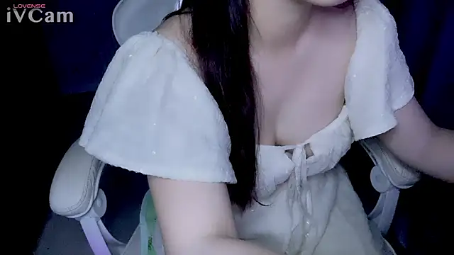 Milk xoxo online show from April 10, 7:29 pm