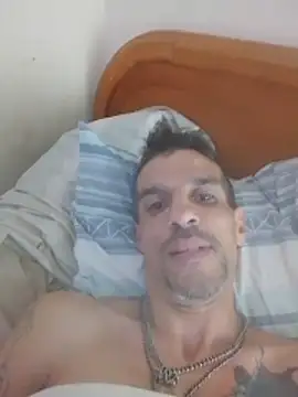 Guillelp online show from April 27, 3:32 pm