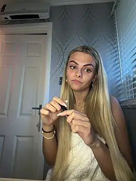 Alysse online show from April 21, 6:55 pm