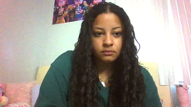 madzbailey online show from July 12, 11:18 pm