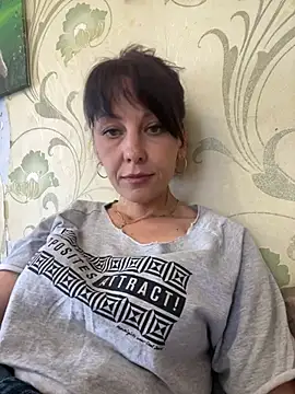 Snapshot of Bella_heart chatting on April 6, 10:27 am Bella heart online show from April 6, 10:27 am