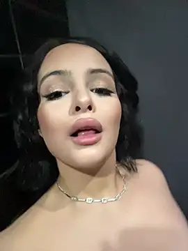 MiaKittyx0 online show from May 18, 1:13 am