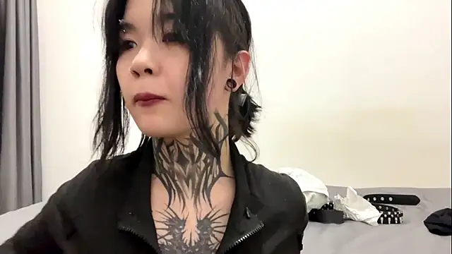 Juliou  online show from April 5, 6:05 pm