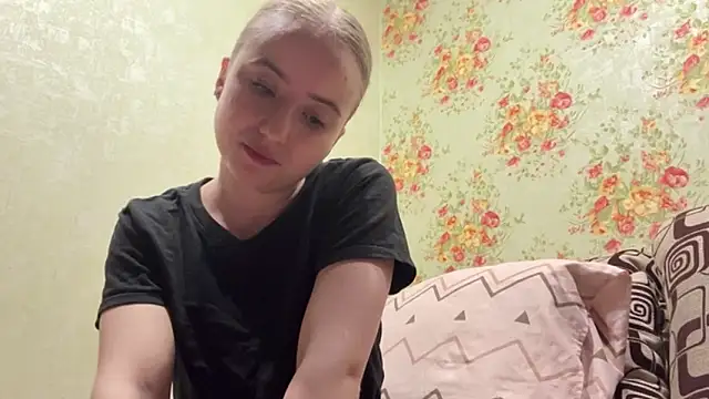 Snapshot of SabinaHaggen chatting on April 16, 9:39 pm SabinaHaggen online show from April 16, 9:39 pm