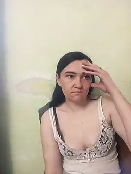 Snapshot of AlissaSecret chatting on April 10, 7:13 am AlissaSecret online show from April 10, 7:13 am