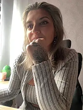 Isabella varella- online show from July 10, 2:08 pm