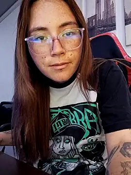 cute mara online show from April 17, 5:05 pm