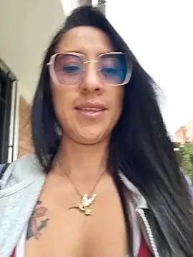 Snapshot of VALERY-94 chatting on May 21, 12:12 pm VALERY-94 online show from May 21, 12:12 pm