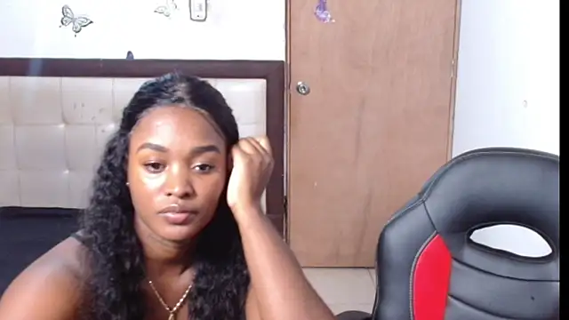 Snapshot of YANADEBAYO chatting on May 2, 1:21 am YANADEBAYO online show from May 2, 1:21 am
